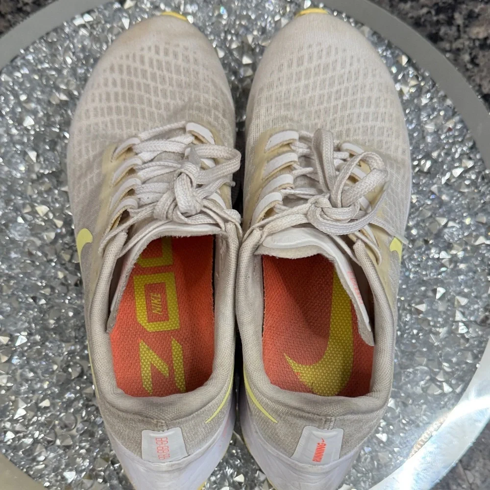 Nike zoom Women's Athletic Shoes in Cream and Yellow 8